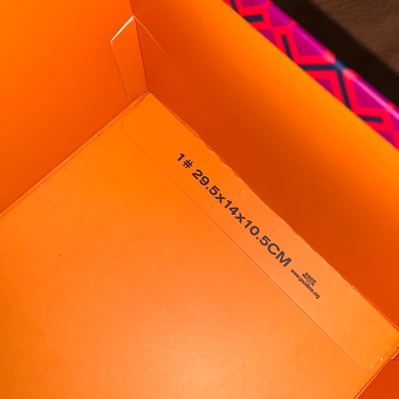 Tory Burch Shoe Box - Picture 10 of 11